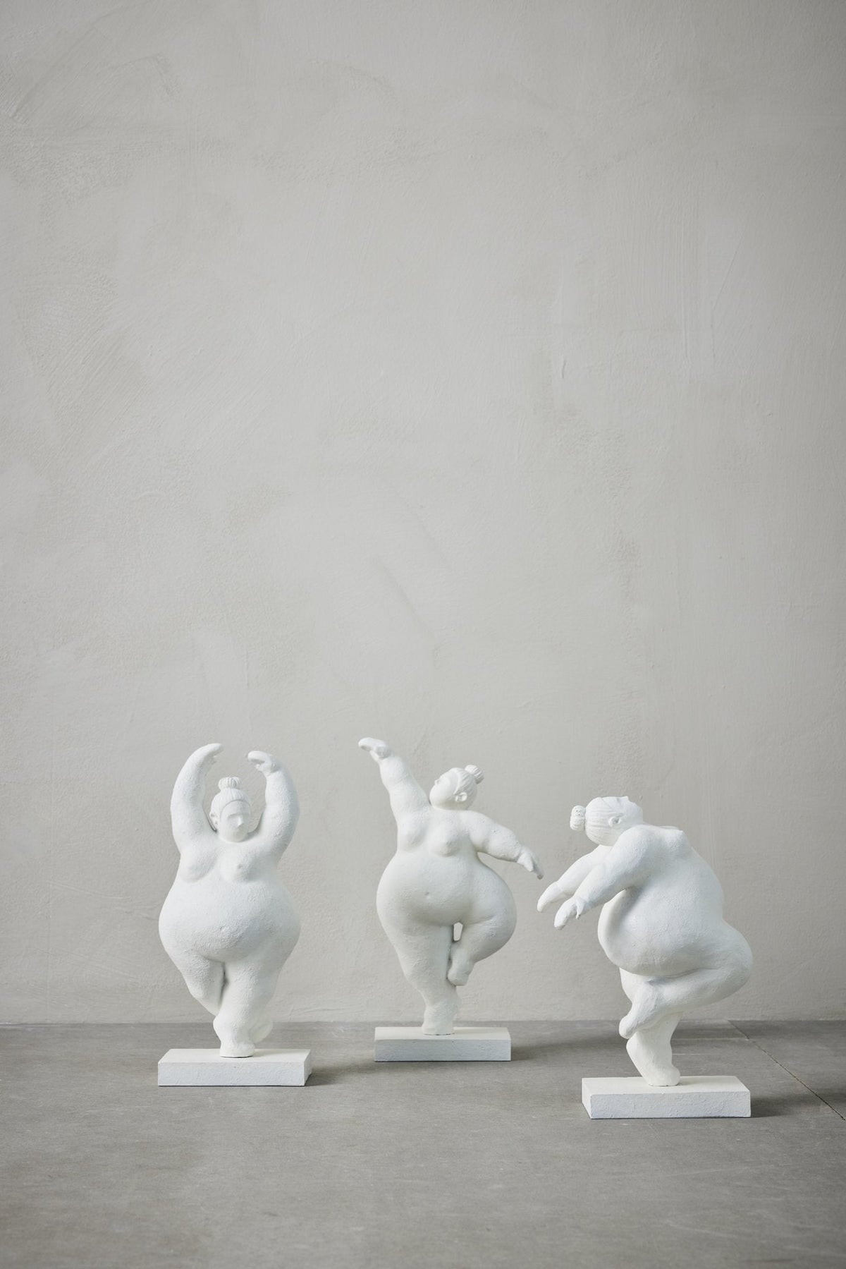 Serafina decoration H28 cm. white